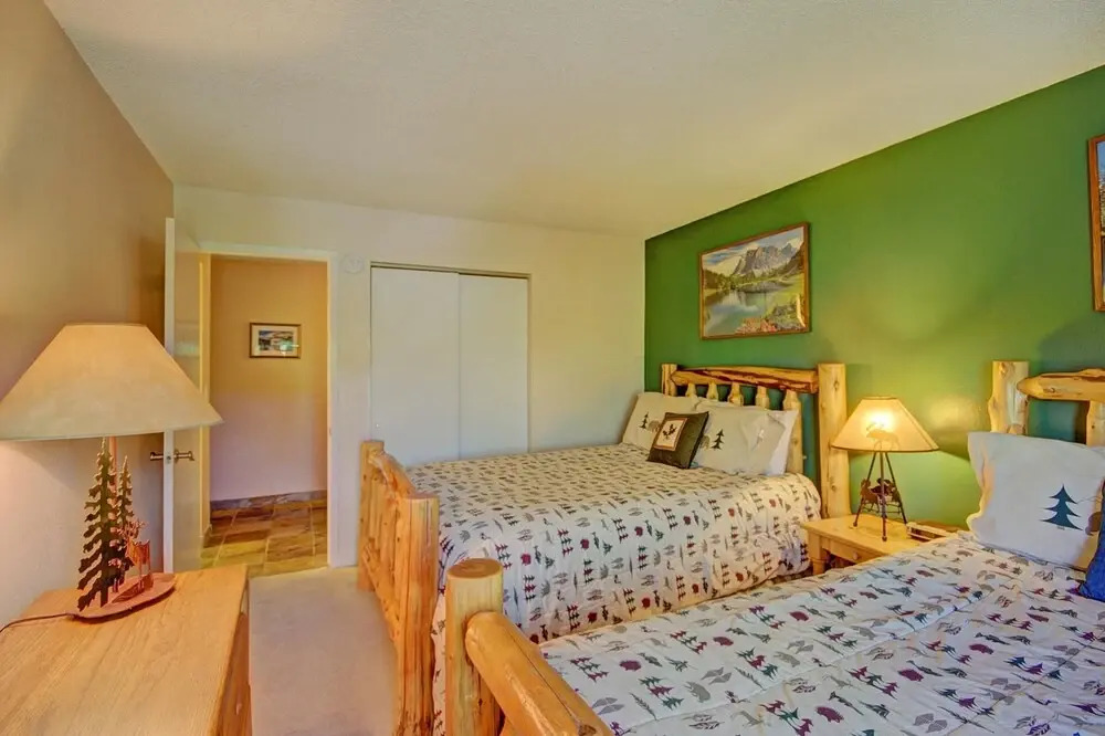 Sawmill 316 2 Br condo by RedAwning