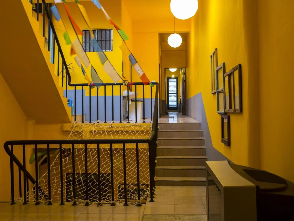 Rainbow Wave Surfing Hostel