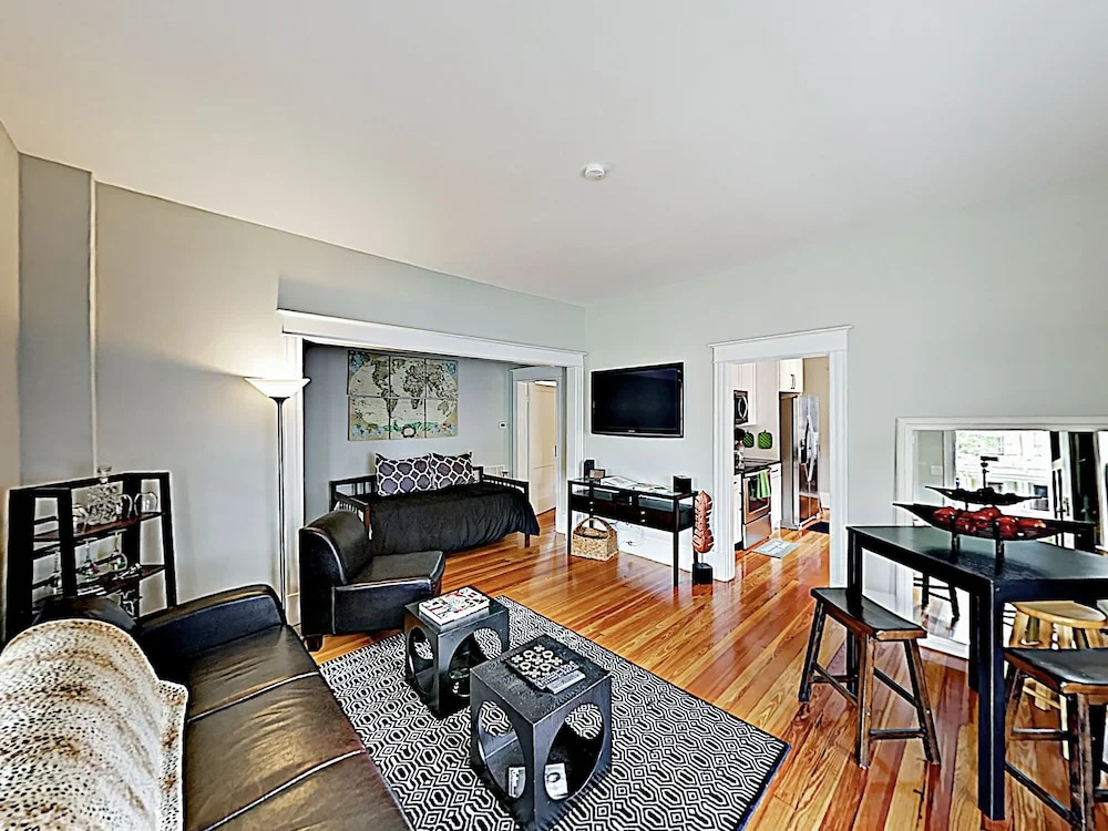 New Listing! Classic Charm In The City W/ Sunroom 4 Bedroom Duplex