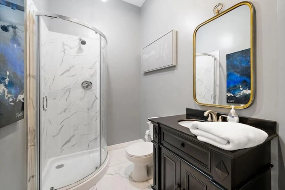Old Montreal 4BR 2 Floors Loft Hotel