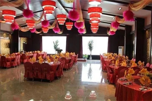 Tuke China Light Hotel
