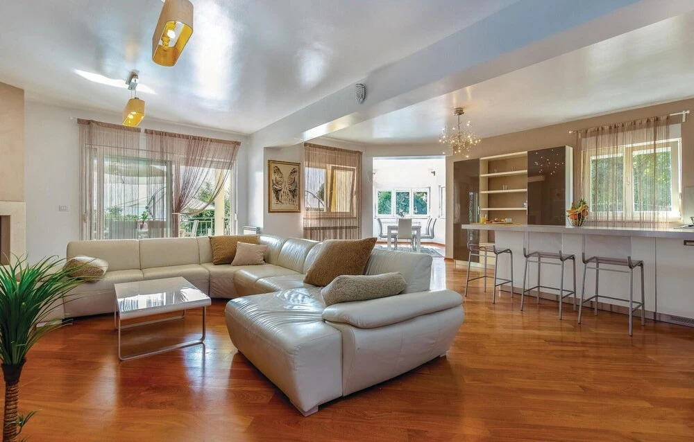 Amazing Home In Kostrena
