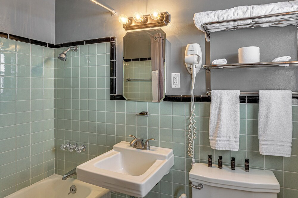 Explore the Bagnell Strip! Studio w/ Pool Access