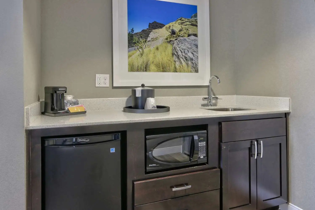 Hampton Inn & Suites Albuquerque Airport
