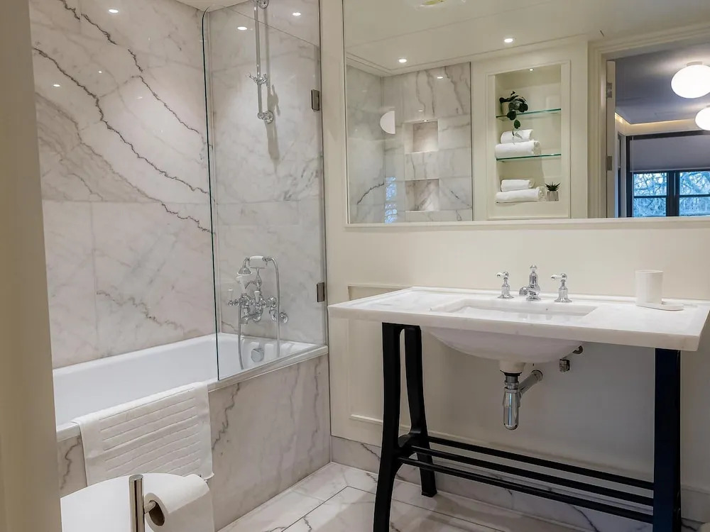 Five Bedroom Near Camden Arts Centre by Bevilla
