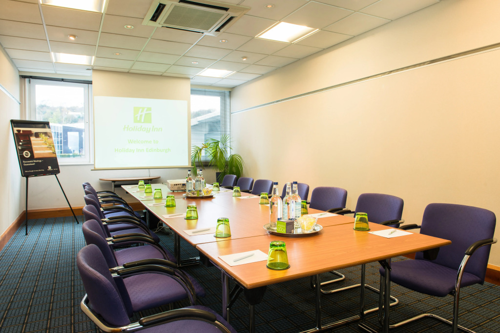 Holiday Inn Edinburgh Zoo by IHG