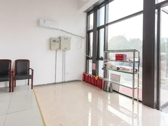 Liya Plaza Hotel (Tonglu Fuchunjiang Branch)