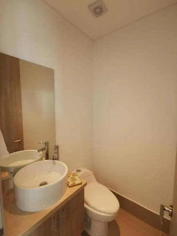 Condo 1705