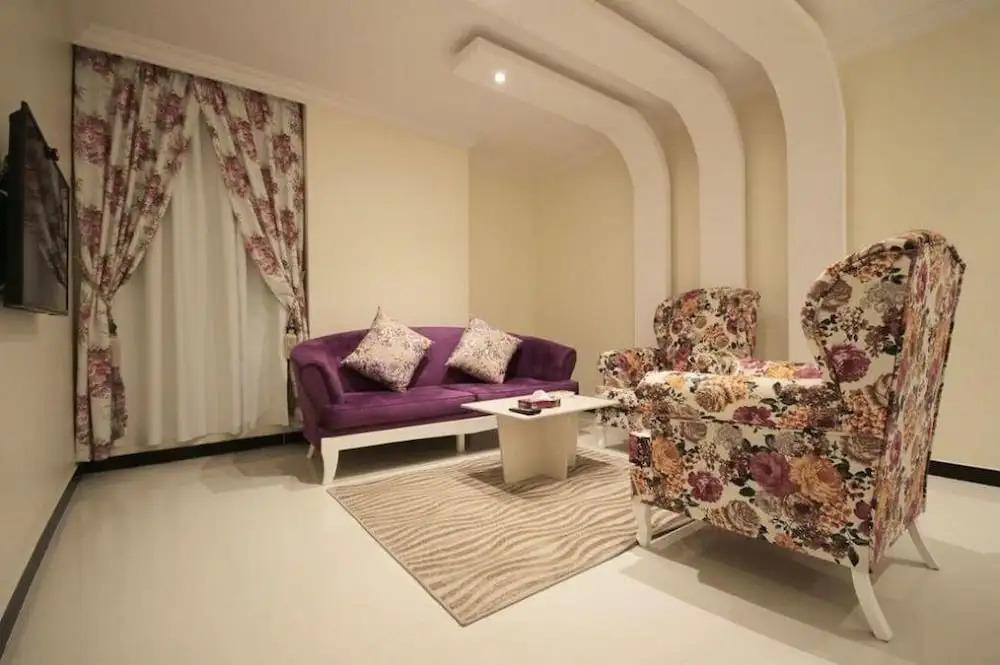 Tiran Island Suites