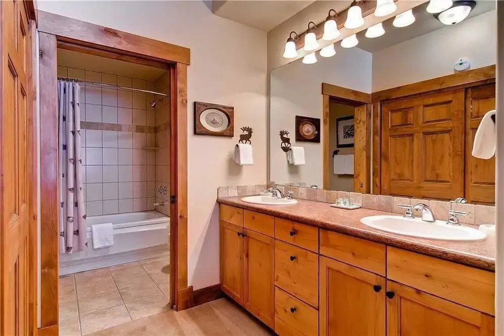 2101 Timberline Lodge, Trappeur's Crossing Apartment 2