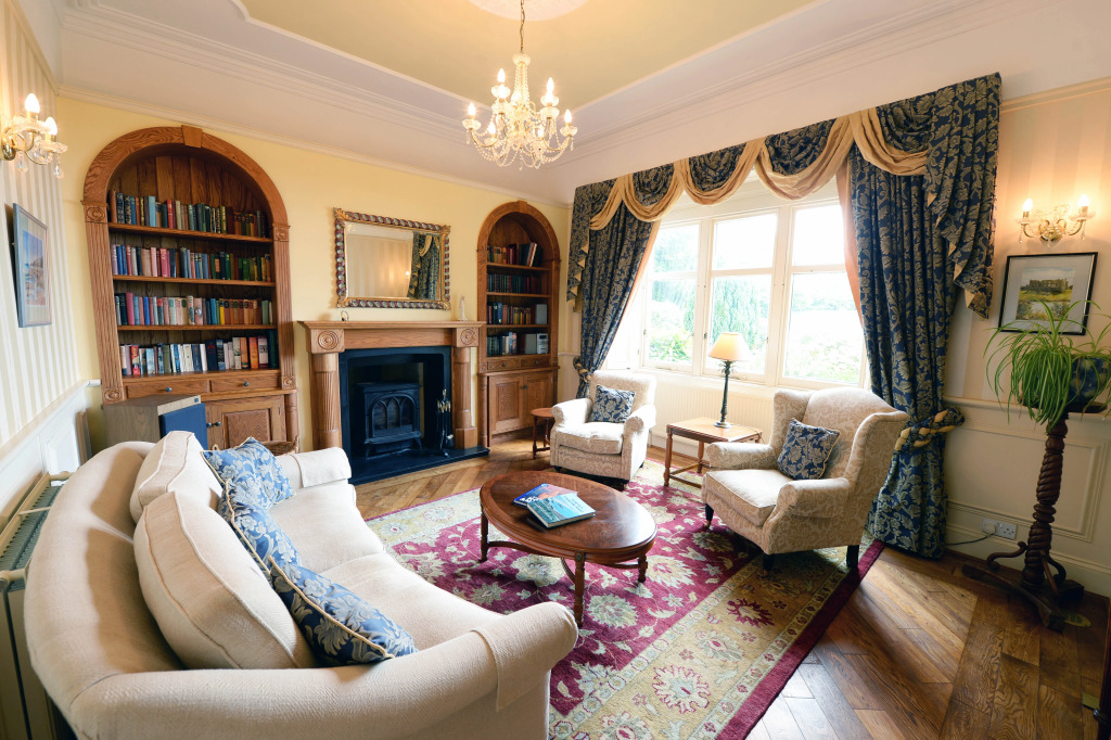 The Priory - Country Manor House, Log Burner, Sea Views, Pet Friendly