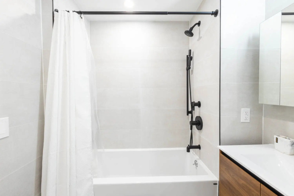 149bk-202 New Condo 1BR in Prime Greenpoint Brooklyn