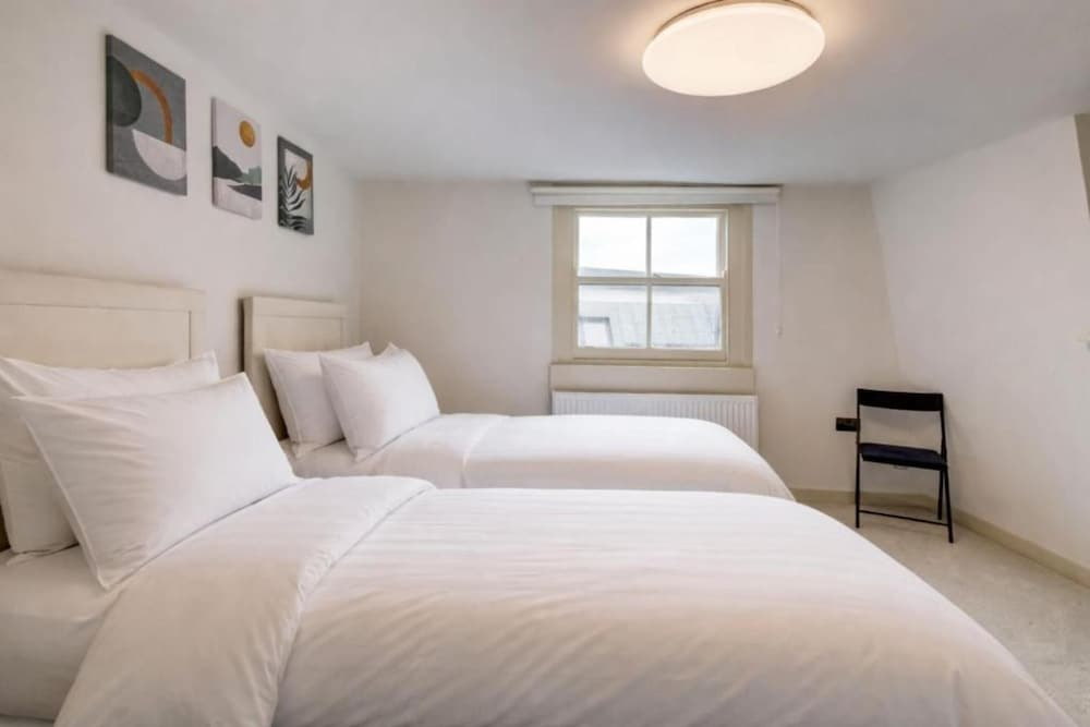 Stylish 2BR Apartment in Leicester Square