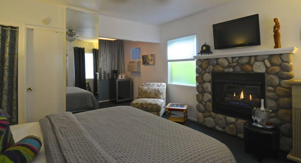 The Motor Lodge