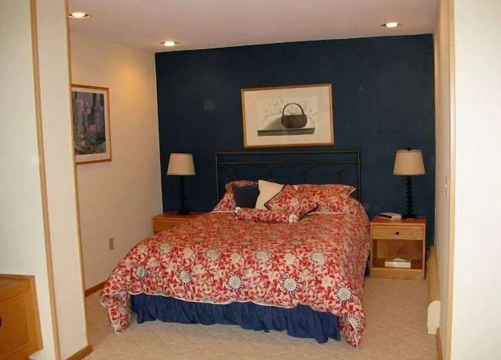 Highridge Condominiums