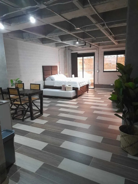 Hotel Magenta Lof