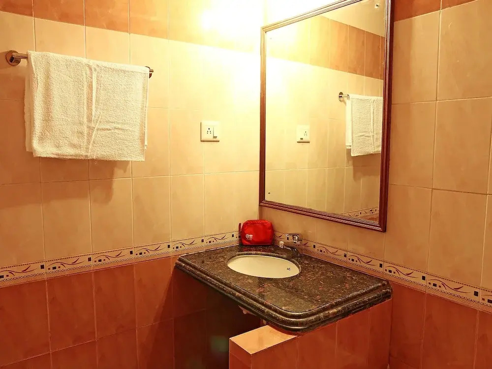 OYO 2335 Apartment Lakeplace