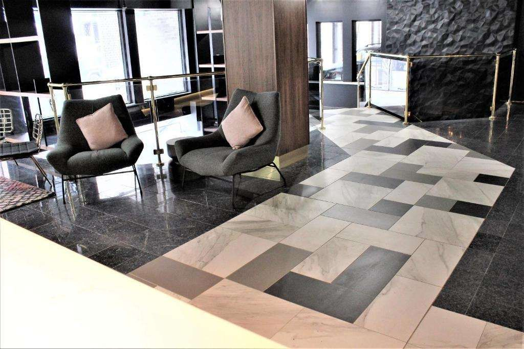 Comfort Hotel and Suites Downtown Montreal