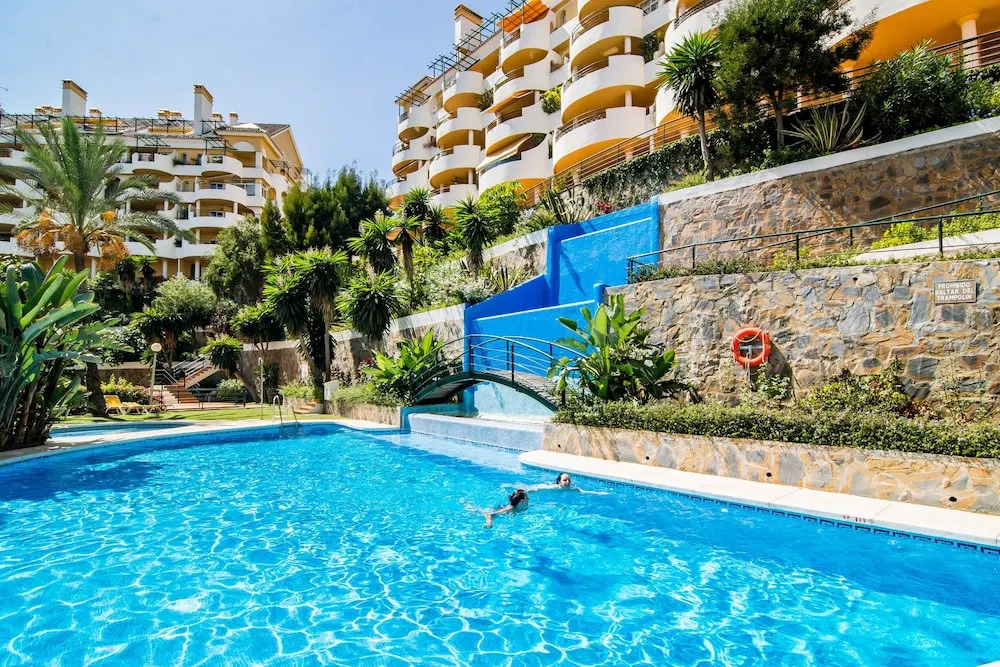 SAA-Great 2 bed apt 10 min walk to Puerto Banus