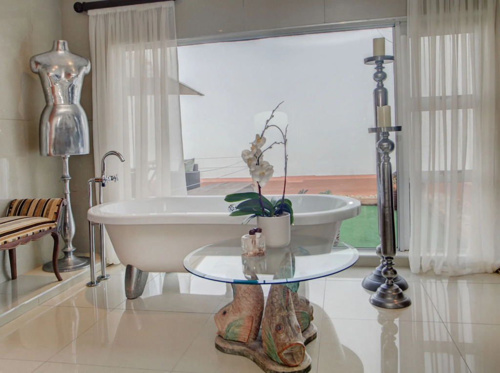 SEASENSE Boutique Beach Villa