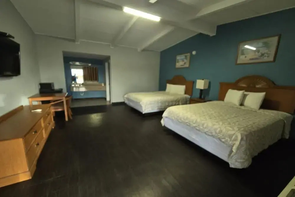 Luxury Inn & Suites and RV