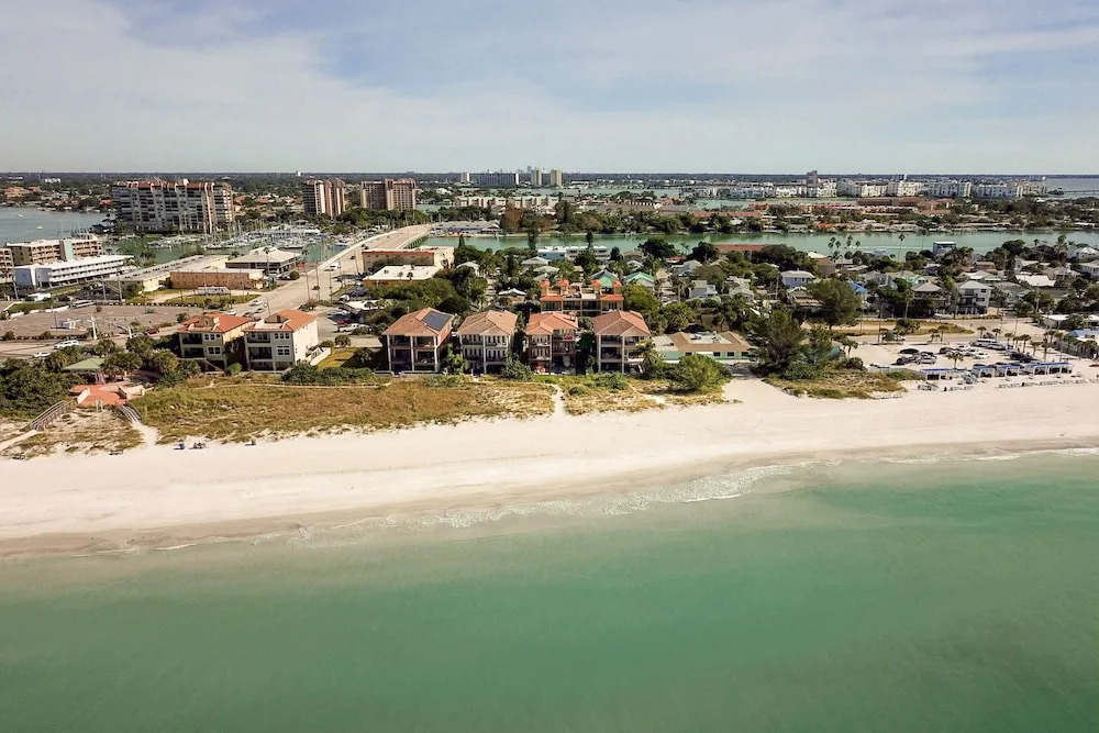 Gulf-front W/ Pool & Direct Beach Access 4 Bedroom Home