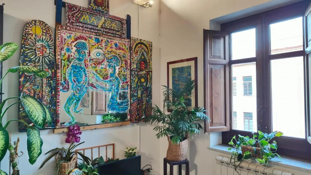 Anna's Home in Historical Center