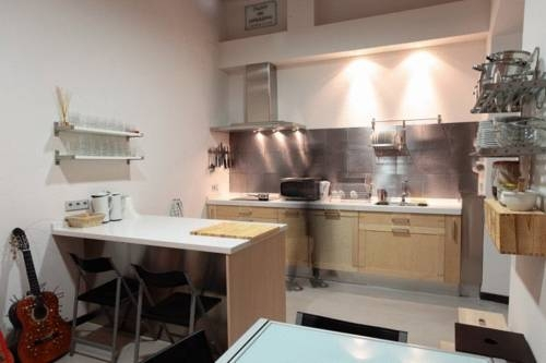 Traveller Box Hostel