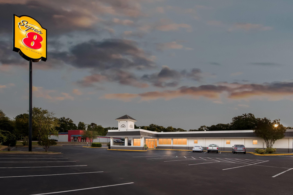 Super 8 by Wyndham Gaffney