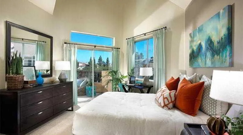 Sunshine Suites - La Jolla