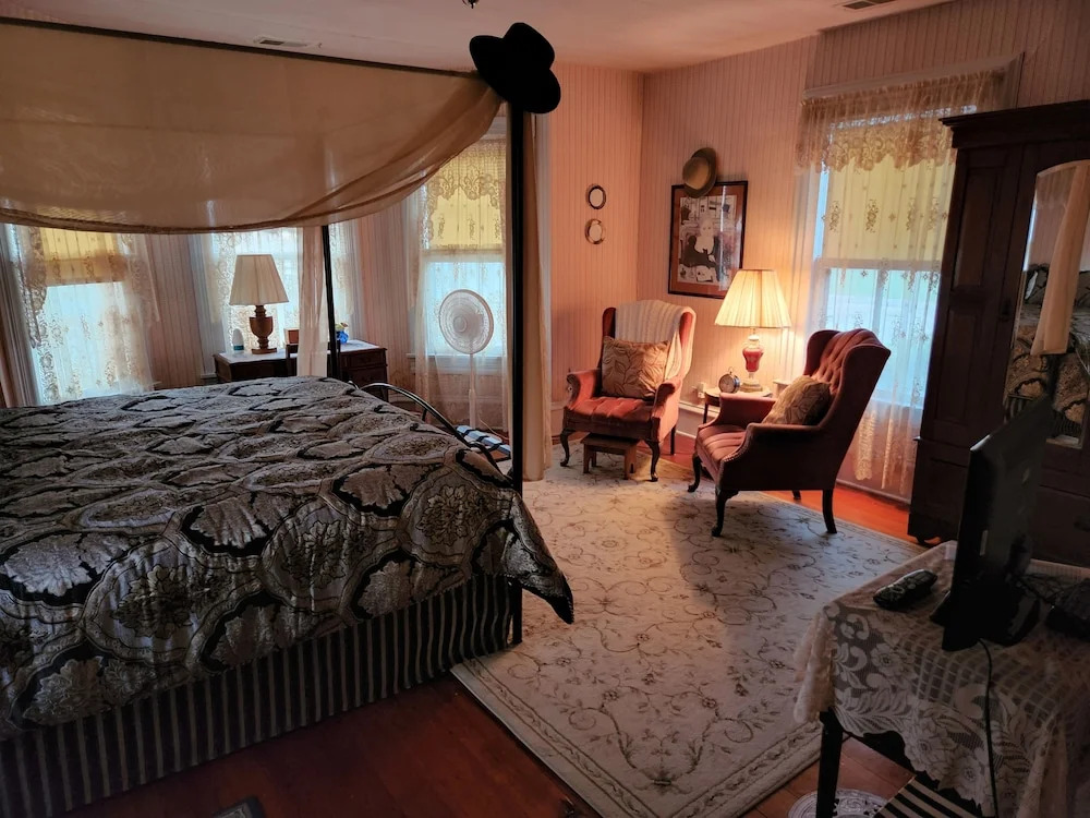Hawthorne Inn