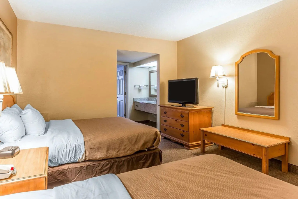 Ocean Crest Inn and Suites