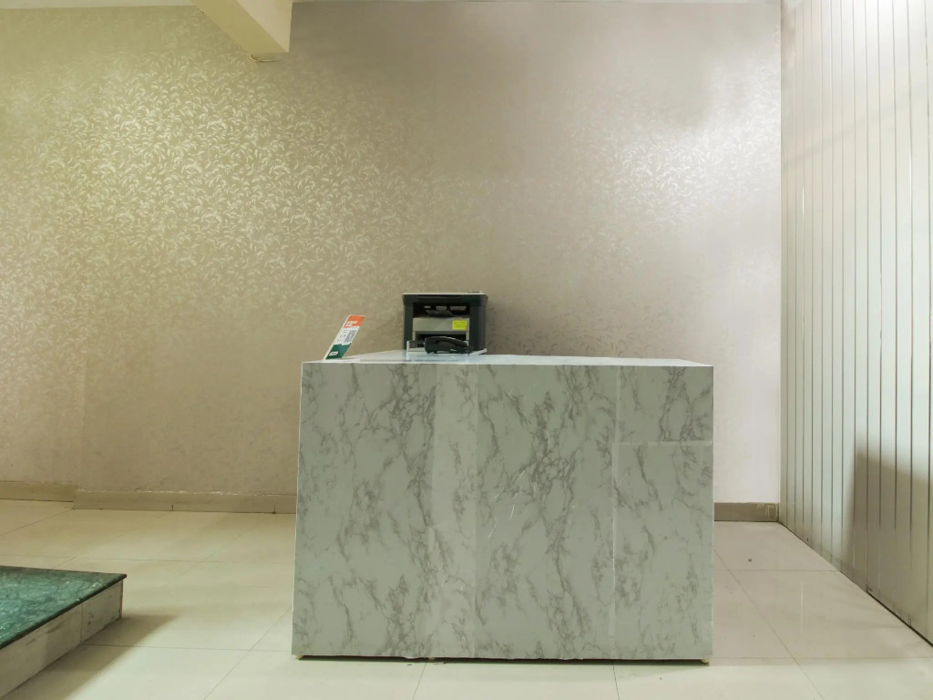Hotel Aura Inn by OYO Rooms