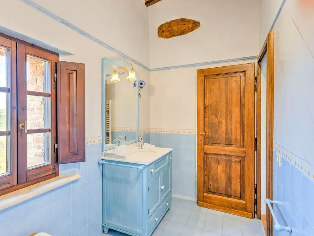 Attractive Farmhouse in Montalcino with Terrace