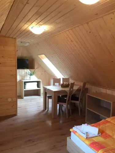Apartmaji in sobe Tina