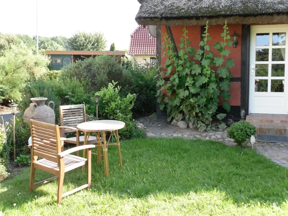 Cozy mansion in artist studio in Steffenshagen with terrace