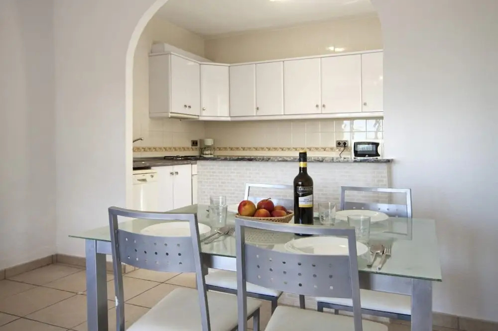 Villa - 5 Bedrooms with Pool and WiFi - 105012
