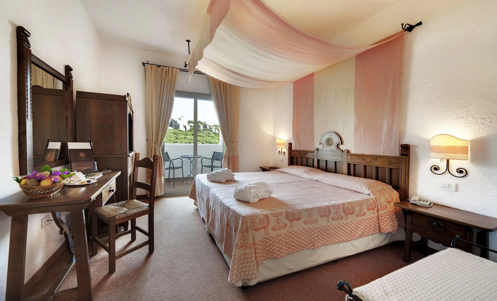 COLONNA GRAND HOTEL CAPO TESTA, a Colonna Luxury Beach Hotel, Santa Teresa Sardegna