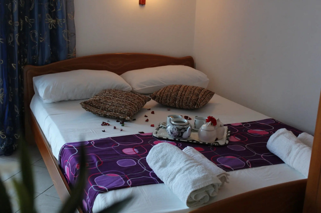 Sunny Hotel