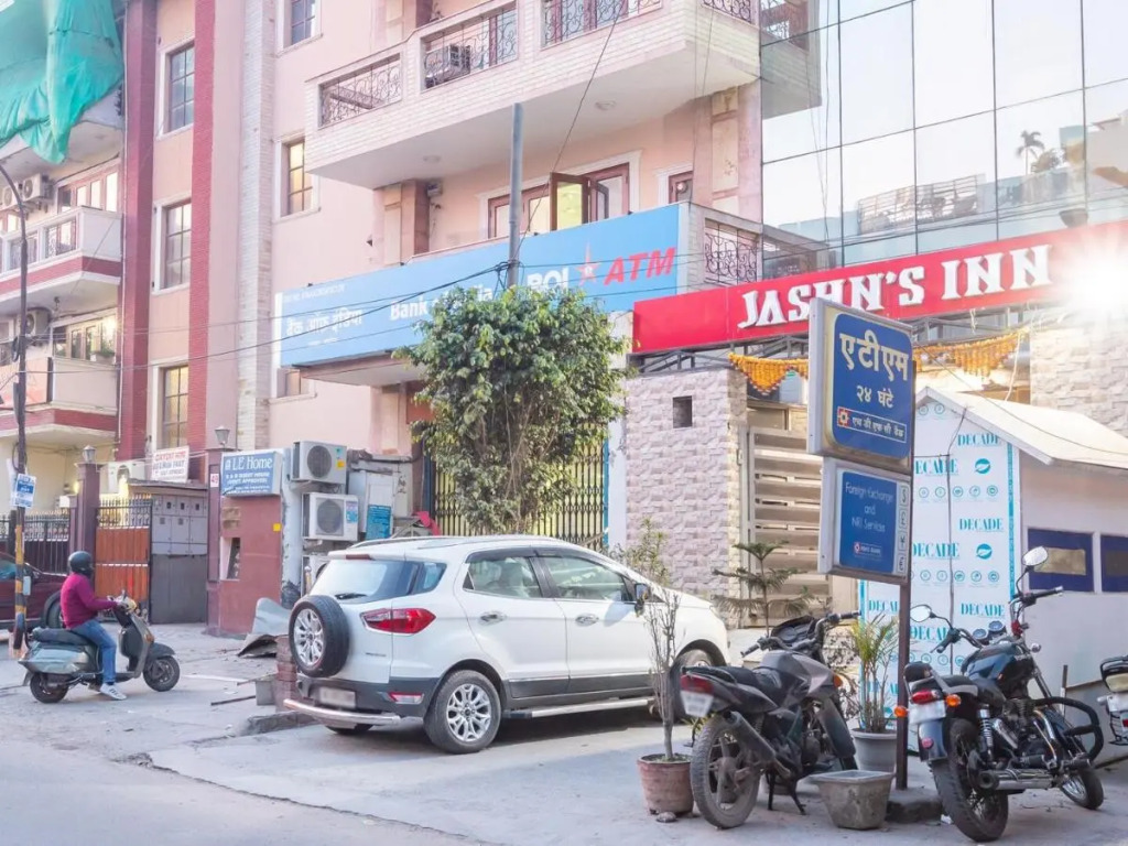 HOTEL JASHN INN Near Apollo Hospital