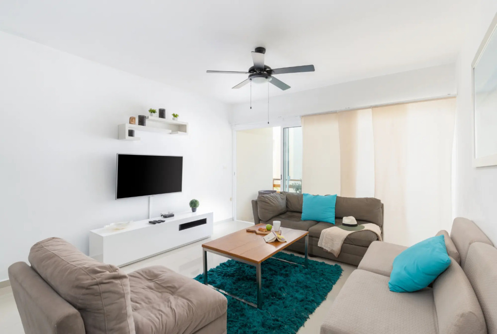 Stunning 3BR PH | Great Amenities & GYM | Best WiFi | 2 Stories