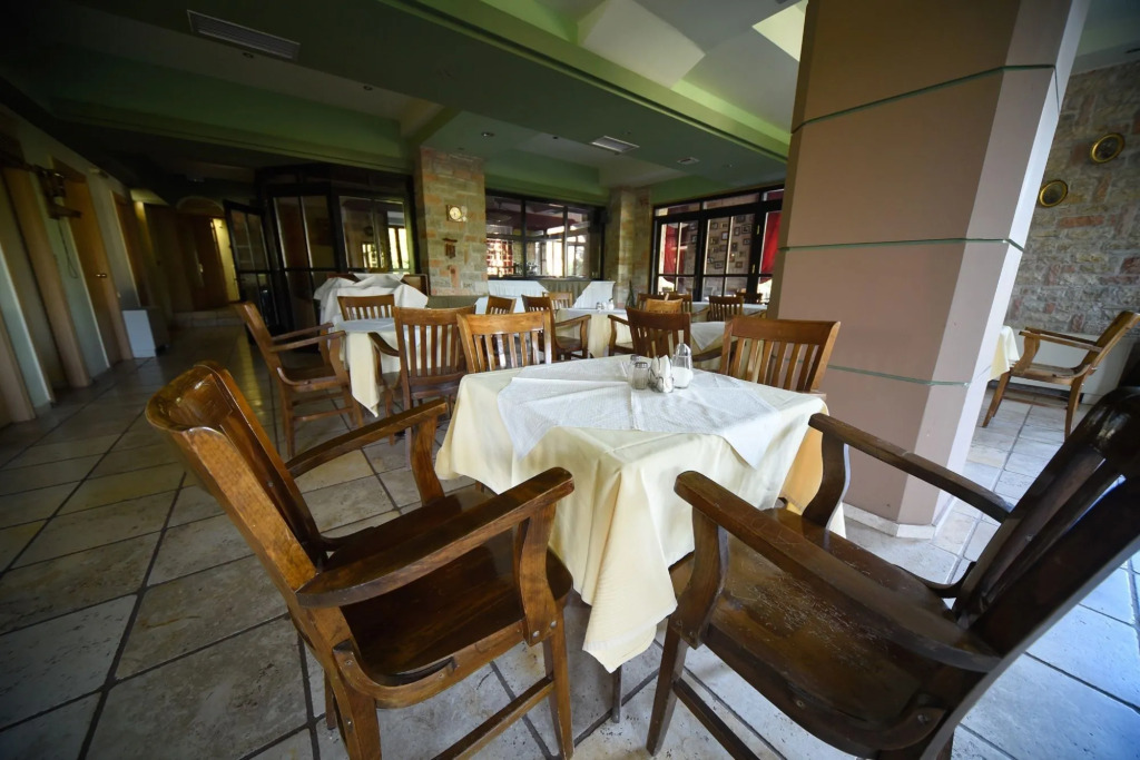 Mont Helmos Hotel
