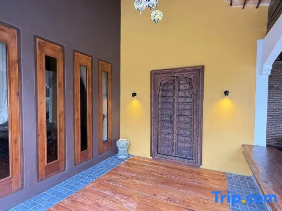 Kawarin Kanpuri Villas