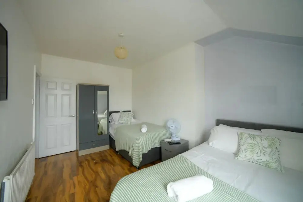 The Bells HOT TUB on Private Terrace Apartments