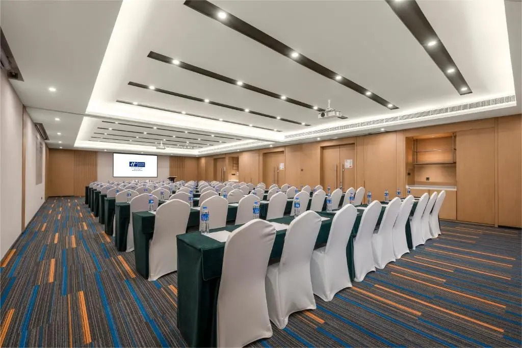 Holiday Inn Express Meishan Dongpo by IHG