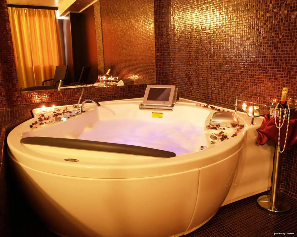 Prezident Hotel Novi Sad - Outdoor Pool & Spa