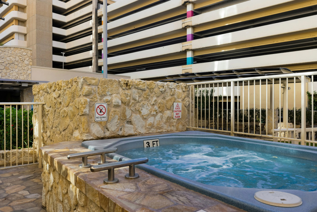 Club Wyndham at Waikiki Beach Walk