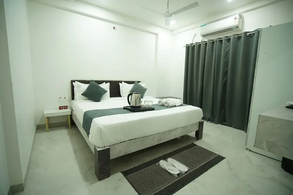 SwagStay Hotel Riviera Grand, Nagpur