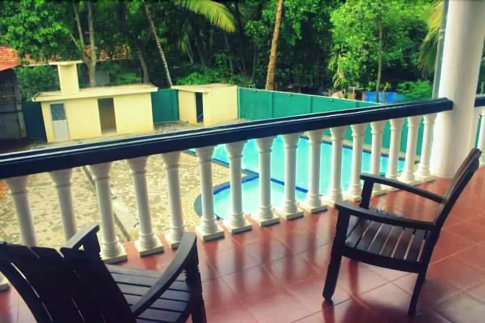 Royal Phoenix Boutique Hotel