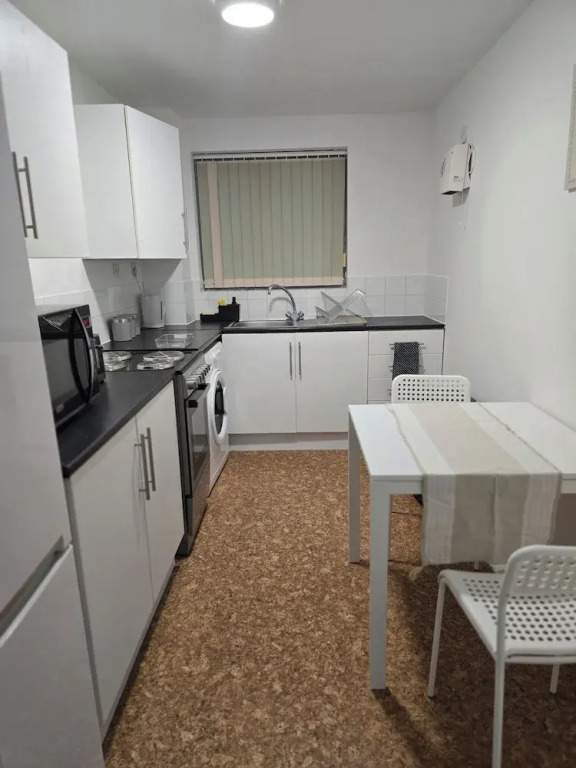 Emerald Apartment With Triple A Star Proximity